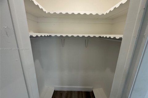 Condominio en venta en Hallandale Beach, Florida, 2 dormitorios, 102.19 m2 № 2020207 - foto 16