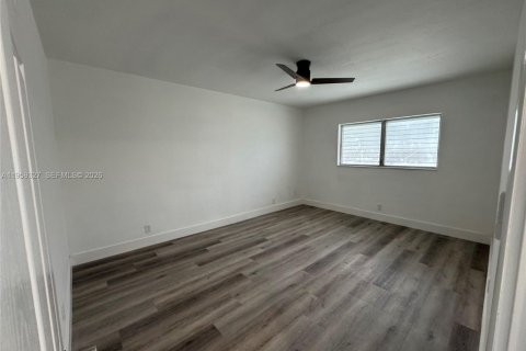 Condominio en venta en Hallandale Beach, Florida, 2 dormitorios, 102.19 m2 № 2020207 - foto 19