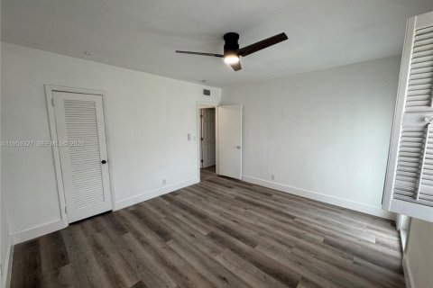 Condominio en venta en Hallandale Beach, Florida, 2 dormitorios, 102.19 m2 № 2020207 - foto 18