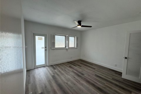 Condominio en venta en Hallandale Beach, Florida, 2 dormitorios, 102.19 m2 № 2020207 - foto 15