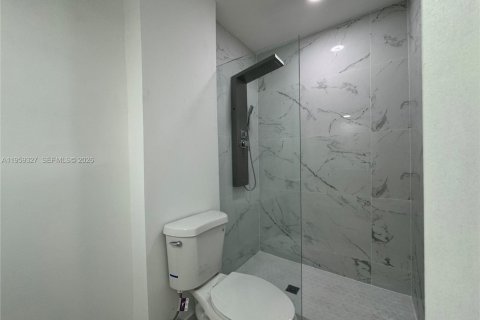 Condominio en venta en Hallandale Beach, Florida, 2 dormitorios, 102.19 m2 № 2020207 - foto 28