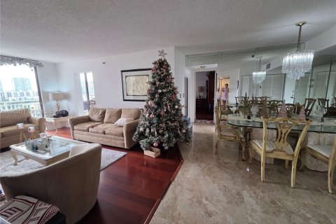 Condo in Sunny Isles Beach, Florida, 2 bedrooms  № 2000212