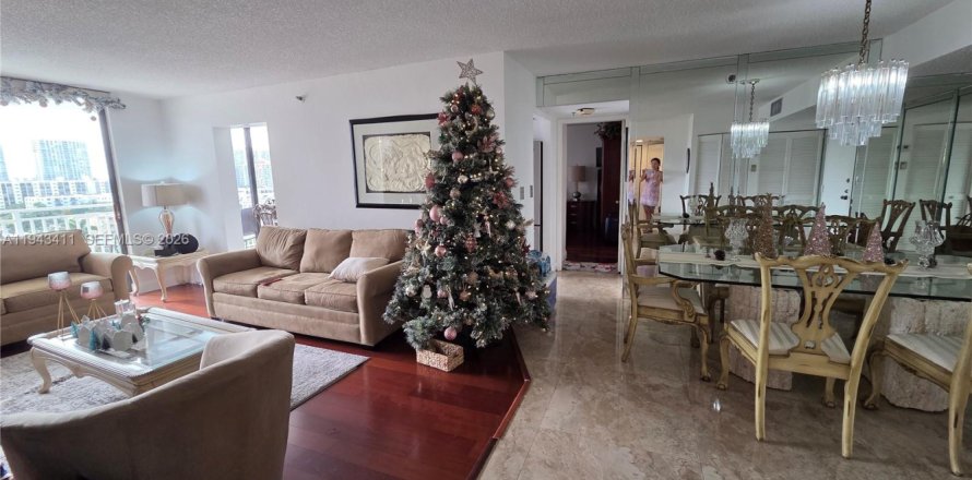Condo in Sunny Isles Beach, Florida, 2 bedrooms  № 2000212