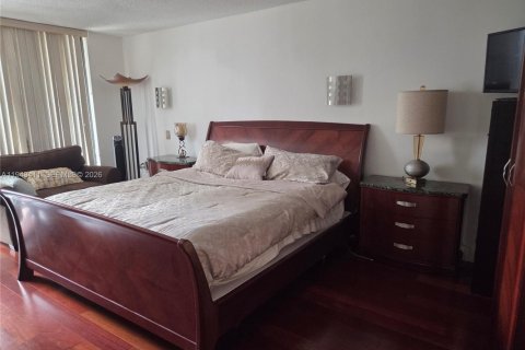 Condo in Sunny Isles Beach, Florida, 2 bedrooms  № 2000212 - photo 10