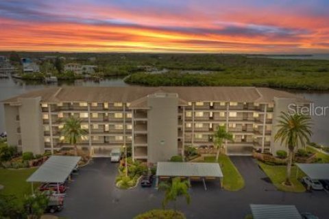 Copropriété à vendre à Port Richey, Floride: 2 chambres, 95.22 m2 № 2406348 - photo 2