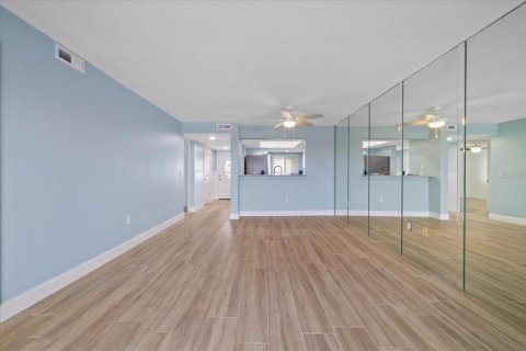 Copropriété à vendre à Port Richey, Floride: 2 chambres, 95.22 m2 № 2406348 - photo 10