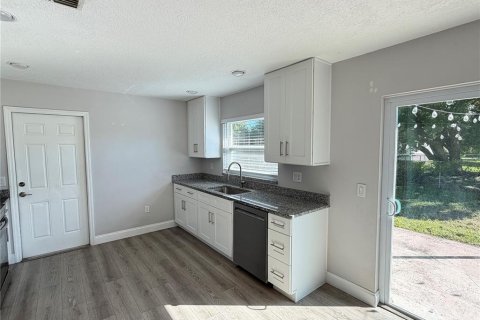 Villa ou maison à louer à Orlando, Floride: 3 chambres, 112.32 m2 № 2418944 - photo 9