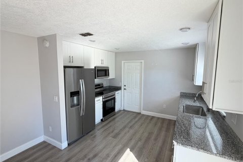 Villa ou maison à louer à Orlando, Floride: 3 chambres, 112.32 m2 № 2418944 - photo 11