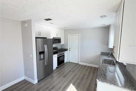 Villa ou maison à louer à Orlando, Floride: 3 chambres, 112.32 m2 № 2418944 - photo 12