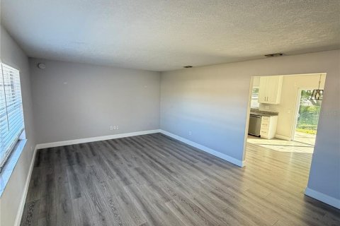 Villa ou maison à louer à Orlando, Floride: 3 chambres, 112.32 m2 № 2418944 - photo 8