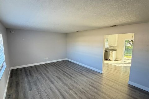 Villa ou maison à louer à Orlando, Floride: 3 chambres, 112.32 m2 № 2418944 - photo 7