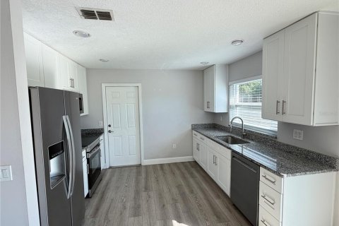 Villa ou maison à louer à Orlando, Floride: 3 chambres, 112.32 m2 № 2418944 - photo 10