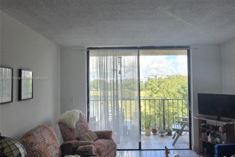 Condominio en venta en Miami, Florida, 2 dormitorios, 90.49 m2 № 1944181 - foto 5