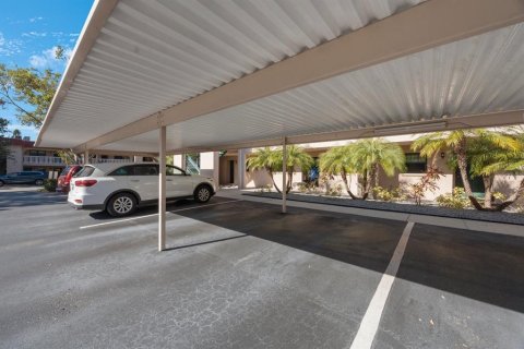 Condo in Belleair, Florida, 2 bedrooms  № 1903942 - photo 3