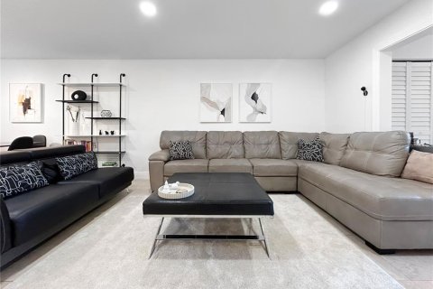 Condo in Belleair, Florida, 2 bedrooms  № 1903942 - photo 15