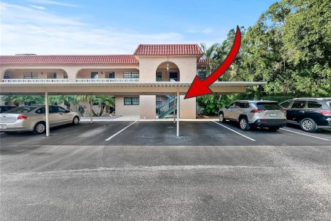 Condo in Belleair, Florida, 2 bedrooms  № 1903942 - photo 1