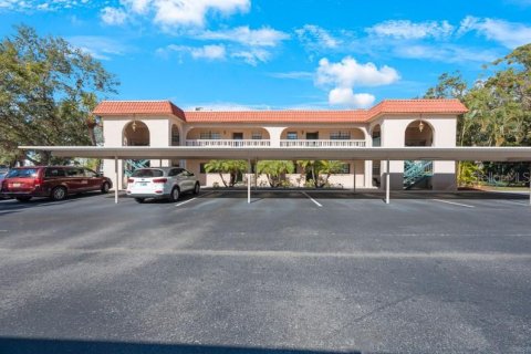 Condo in Belleair, Florida, 2 bedrooms  № 1903942 - photo 2