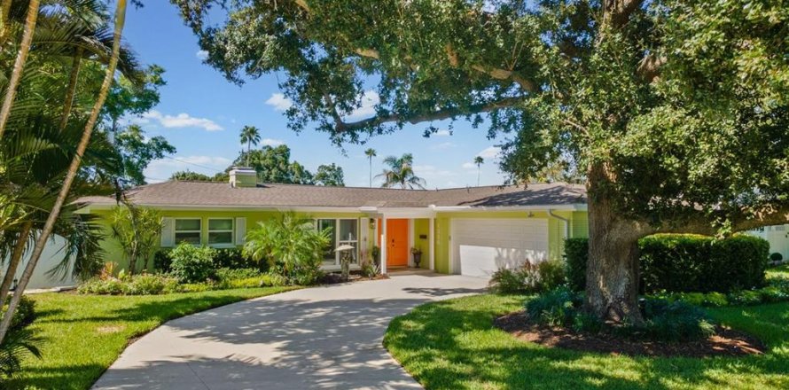 Villa ou maison à Belleair, Floride 3 chambres, 231.05 m2 № 2420563