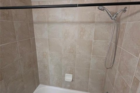 Снять в аренду таунхаус в Тарпон-Спрингс, Флорида 3 спальни, 202.34м2, № 2149327 - фото 23