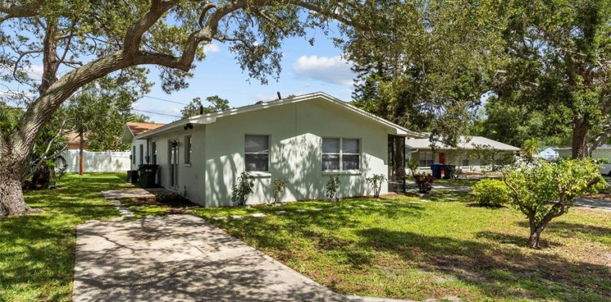 Duplex à Largo, Floride 4 chambres, 175.31 m2 № 1848112