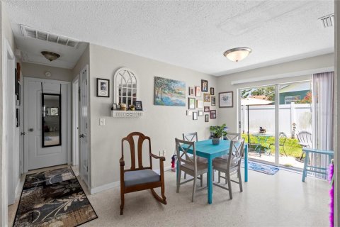 Duplex à vendre à Largo, Floride: 4 chambres, 175.31 m2 № 1848112 - photo 12