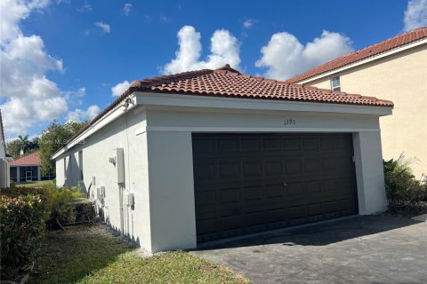 Casa en alquiler en Weston, Florida, 3 dormitorios, 131.92 m2 № 1966936 - foto 2