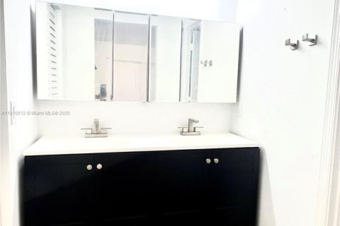 Casa en alquiler en Weston, Florida, 3 dormitorios, 131.92 m2 № 1966936 - foto 13