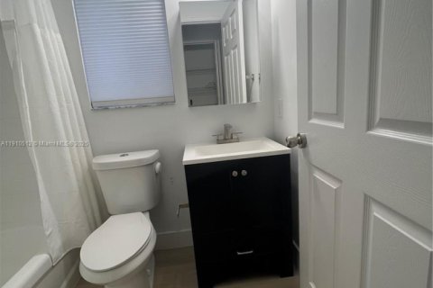 Casa en alquiler en Weston, Florida, 3 dormitorios, 131.92 m2 № 1966936 - foto 22