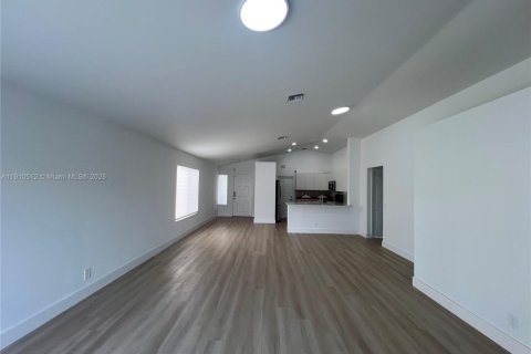 Casa en alquiler en Weston, Florida, 3 dormitorios, 131.92 m2 № 1966936 - foto 11