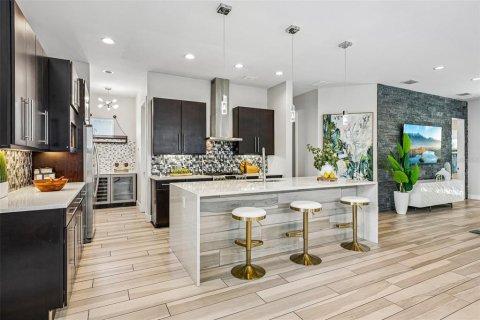 Casa en venta en Tampa, Florida, 4 dormitorios, 287.9 m2 № 2383511 - foto 20