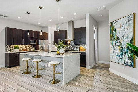 Casa en venta en Tampa, Florida, 4 dormitorios, 287.9 m2 № 2383511 - foto 18