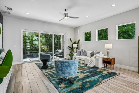 Casa en venta en Tampa, Florida, 4 dormitorios, 287.9 m2 № 2383511 - foto 5