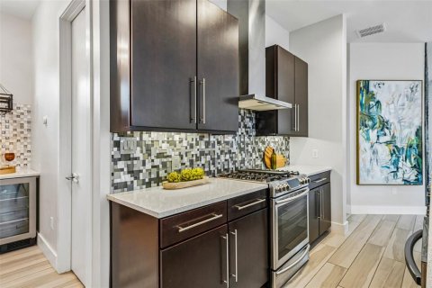 Casa en venta en Tampa, Florida, 4 dormitorios, 287.9 m2 № 2383511 - foto 29