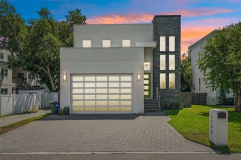 Casa en Tampa, Florida 4 dormitorios, 287.9 m2 № 2383511