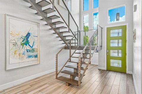 Casa en venta en Tampa, Florida, 4 dormitorios, 287.9 m2 № 2383511 - foto 3