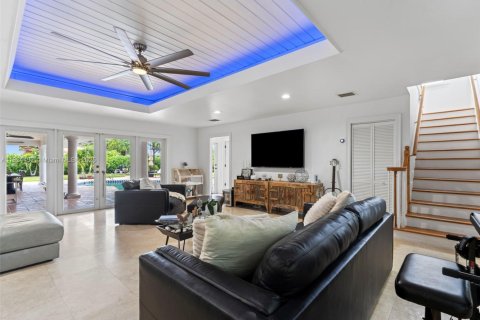House in Miami, Florida 6 bedrooms, 354.7 sq.m. № 1934918 - photo 29