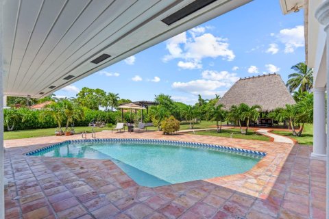 House in Miami, Florida 6 bedrooms, 354.7 sq.m. № 1934918 - photo 30
