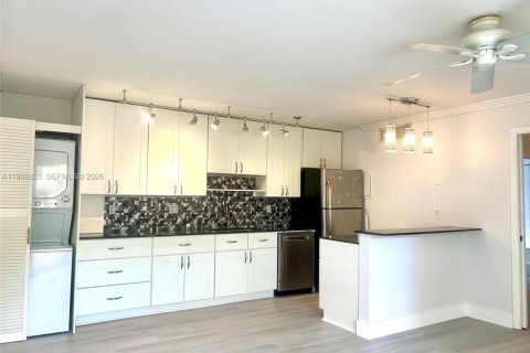 Condo in West Palm Beach, Florida, 1 bedroom  № 2052854 - photo 8