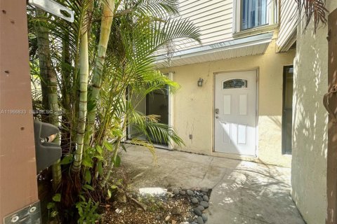 Condo in West Palm Beach, Florida, 1 bedroom  № 2052854