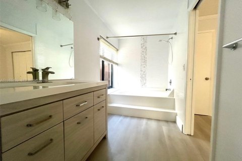 Condo in West Palm Beach, Florida, 1 bedroom  № 2052854 - photo 17