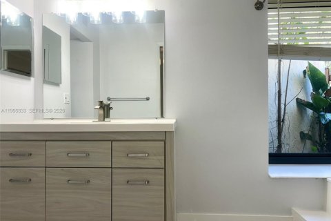 Condo in West Palm Beach, Florida, 1 bedroom  № 2052854 - photo 19