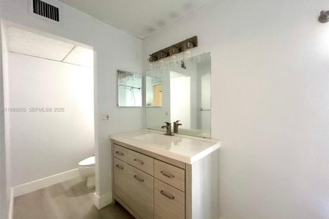 Condo in West Palm Beach, Florida, 1 bedroom  № 2052854 - photo 16