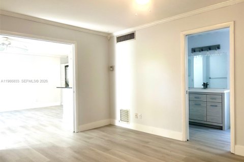 Condo in West Palm Beach, Florida, 1 bedroom  № 2052854 - photo 14