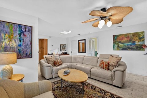 Villa ou maison à louer à Sarasota, Floride: 3 chambres, 194.91 m2 № 2125964 - photo 19
