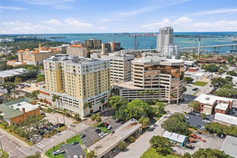 Condo in Clearwater, Florida, 2 bedrooms  № 2379274 - photo 2