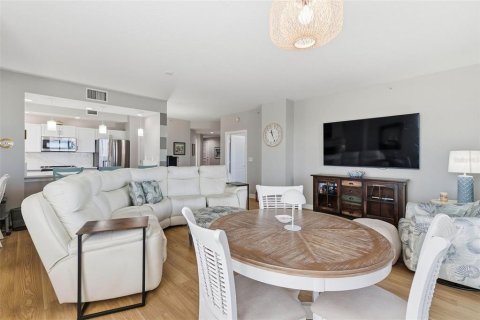 Condo in Clearwater, Florida, 2 bedrooms  № 2379274 - photo 8