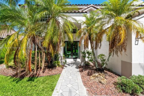 House in Weston, Florida 5 bedrooms, 239.5 sq.m. № 1802680 - photo 4