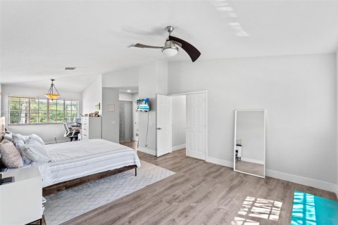 House in Weston, Florida 5 bedrooms, 239.5 sq.m. № 1802680 - photo 19