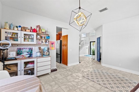 House in Weston, Florida 5 bedrooms, 239.5 sq.m. № 1802680 - photo 17