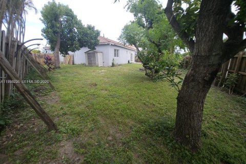 Villa ou maison à vendre à Miami, Floride: 4 chambres, 146.51 m2 № 2011916 - photo 17